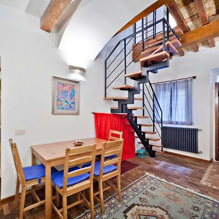 Caratteristico Appartamento A Piazza Navona Рим Экстерьер фото